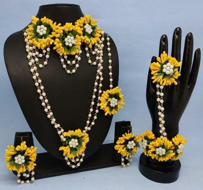 Lamansh baby shower 1 Necklace, 1 Choker, 2 Earrings,1 Maangtika & 2 Bracelet attached with Ring set / Yellow LAMANSH® Special Haldi 🌺 Jewellery Set
