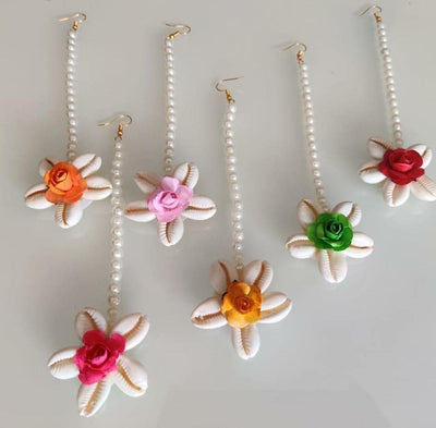 LAMANSH Floral 🌺 Giveaways Multicolor / Set of 20 Maangtika's LAMANSH® Artificial shell Flower Maangtika's / Bridesmaid Giveaways ( Set of 20 ) set