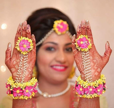 LAMANSH Floral 🌺 Giveaways Yellow - Pink / 2 Floral Hathphool , 1 Maangtika with mathapatti LAMANSH Floral 🌺 Bracelets Attached to Ring with Maangtika & Mathapatti