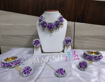 Lamansh Flower 🌺 Jewellery 1 Necklace , 1 Maangtika , 2 Earrings & 2 Bracelets Attached with Ring set / Purple - Grey LAMANSH® Bridal Purple Gorgeous Flower Jewellery Set For Women & Girls / Haldi Set