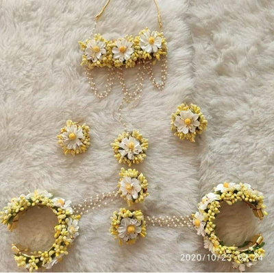 Lamansh Flower jewellery 1 Necklace, 2 Earrings,1 Maangtika & 2 Bracelet attached with Ring set / Yellow-White LAMANSH® Special Haldi 🌺 Jewellery Set