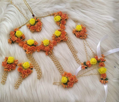 Lamansh Flower Jewellery 1 Necklace, 2 Earrings, 1 Maangtika & 2 Bracelets attached to ring Set / Orange-Yellow LAMANSH® Bridal Floral 🌺 Jewellery Set for Haldi Ceremony / Special Mehendi set