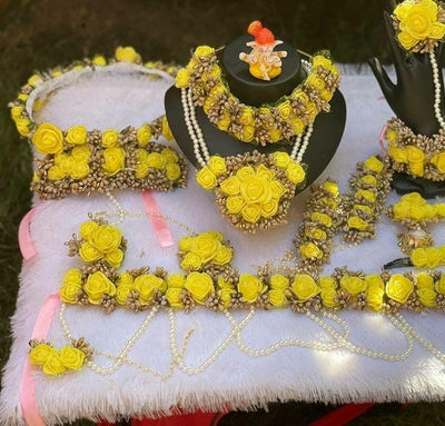 Floral Jewellery set For Haldi With kamrbandh