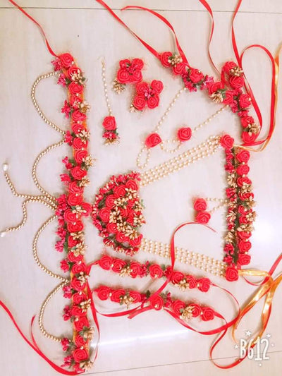 Lamansh Necklace , Choker , Earring, Maangtika, Bajuband,Bracelet set & Kamarband 1 Necklace , 1 Choker, 2 Earrings , 1 Maangtika, 2 Anklets, 2 Bracelets attached to Ring set & 1 Kamarband Set / Red LAMANSH® Floral 🌺 Jewellery Set with Kamarband set