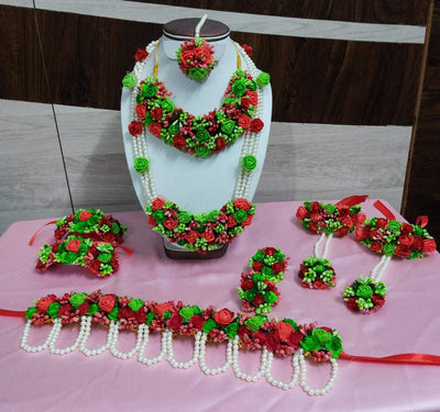 Lamansh Necklace , Choker , Earring, Maangtika, Bajuband,Bracelet set & Kamarband 1 Necklace , 1 Choker, 2 Earrings , 1 Maangtika, 2 Bajuband, 2 Bracelets attached to Ring set & 1 Kamarband / Red Green LAMANSH® Super Gorgeous Red Green Floral 🌺 Jewellery Set with Kamarband set / For Haldi Perfect for Gobharai / Baby Shower / Dohale Jevan / Floral set