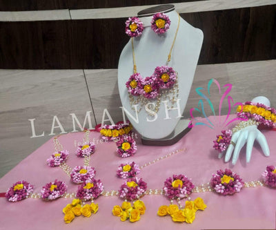 Lamansh Necklace, Choker, Earring, Maangtika, Bangles set & Kamarband 1 Necklace , 1 Choker, 2 Earrings , 1 Maangtika, 2 Bracelets atached to ring set & 1 Kamarband / Yellow-Pink LAMANSH® Special Floral 🌺 Jewellery Set