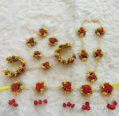 Floral jewelry with kamarband