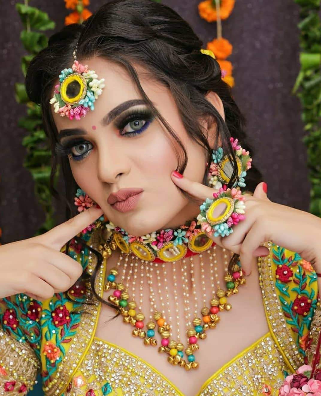 Lamansh Necklace, Earring, Maangtika & Ring 1 Necklace , 2 Earrings , 1 Maangtika & 1 Ring / Rainbow🌈 LAMANSH® Special Floral 🌺 Jewellery Set