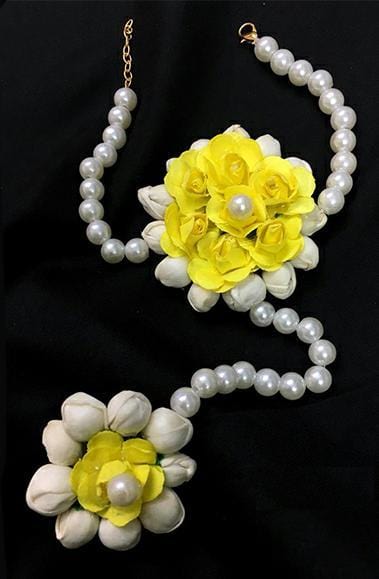 Lamansh Ring Set Yellow-White / Artificial flowers / Haldi ,Wedding,Engagement Lamansh™ Floral Ring Bracelet Set for Engagement / Haldi / Floral Accessories set ( Set of 5 Pair )