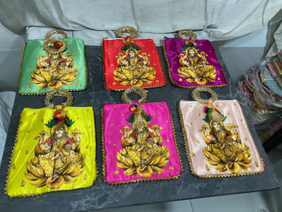 100 Rs each on buying 50 pcs / WhatsApp at 8619550223 to order 🏷️ gift hand bag Laxmji Mataji printed gift hand bags for return gifts 🎁 giveaways in festivals like Diwali Navratri or Ganesh Chaturthi and also ideal for wedding pooja ceremony favours