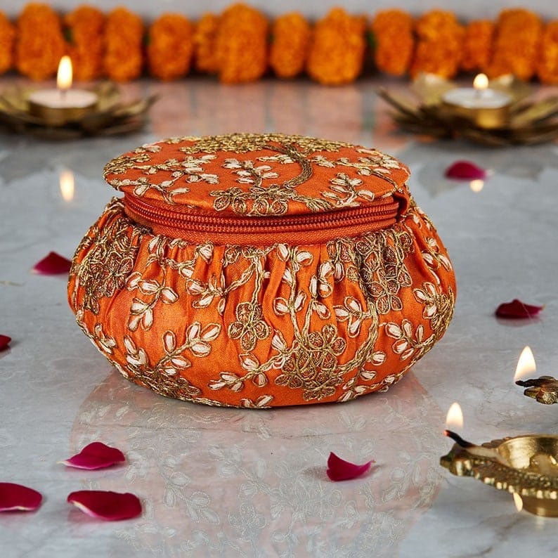 100 Rs each on buying 🏷 50+ qty | Call 📞 at 8619550223 bangle box LAMANSH® (5 inches) Matka Jewelry Box, Wedding Favor, Make Up Organizer, Diwali Gift, Wedding Gift, Birthday Gift, Return Gift Box, Indian Bridesmaid box