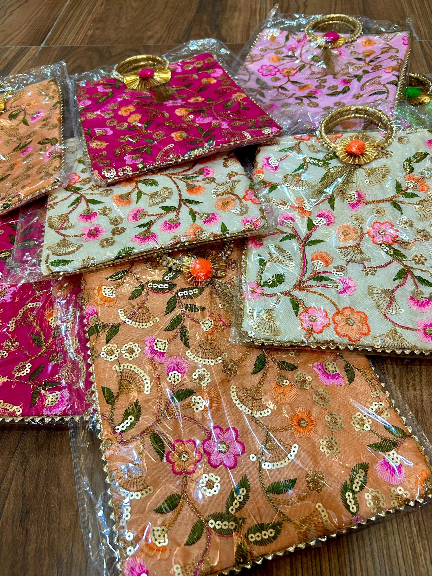 100 Rs each on buying 🏷 50+ qty | Call 📞 at 8619550223 gift hand bag LAMANSH Floral 🌸 embroidery hand bags for haldi mehendi sangeet wedding return gifts 🎁 / Pooja or festival ceremony favours