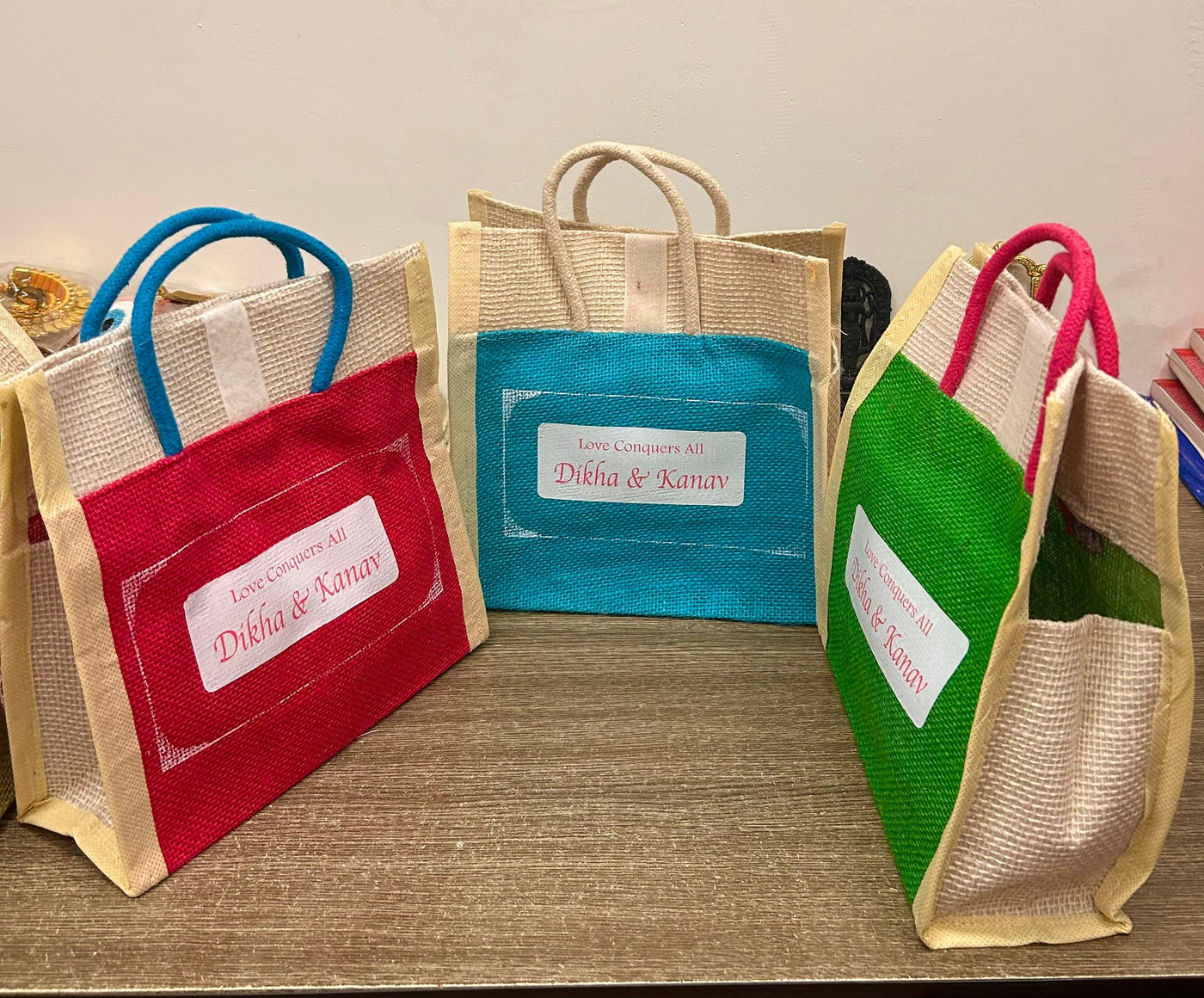 100 rs each on buying 75+ pcs / WhatsApp at 8619550223 to order 🔥 jute gift bags 1 Custom Printed Jute Gift Bags 10 × 9.5 × 4 " Traditional Jute Return Gifts 🎁 Bags for Festive & Wedding ceremony | Gift packing bags (Pack of 25 pcs)