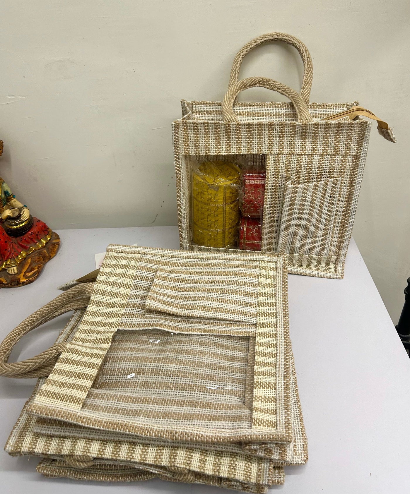 110 Rs each on buying 50+ pcs / WhatsApp at 8619550223 to order 🏷️ jute gift bags 1 Royal quality finish zipper Jute bags with transparent front and mini pouch (11*10*4 inch)