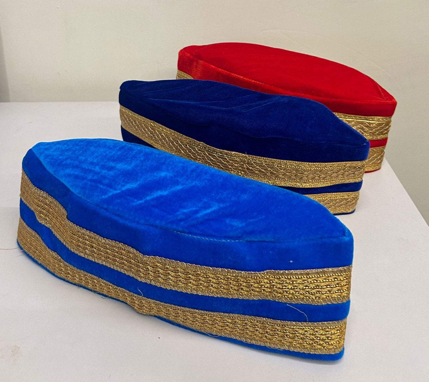 120 Rs each on buying 35+ pcs / WhatsApp at 8619550223 to order 🔥 safa pagdi Pack of 1 Anarkali cap with feather/velvet qawwalli topi for men and women/sufi cap for dance performance kitty party wedding theme qawalli mughal themee