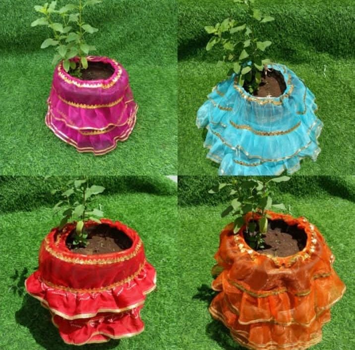 135 rs set on buying 25+ sets / WhatsApp at 8619550223 to order 🔥 Tulsi poshak Tulsi poshak for Tulsi vivah / shagun cloth for Tulsi ji plant for festival favours (video attached)