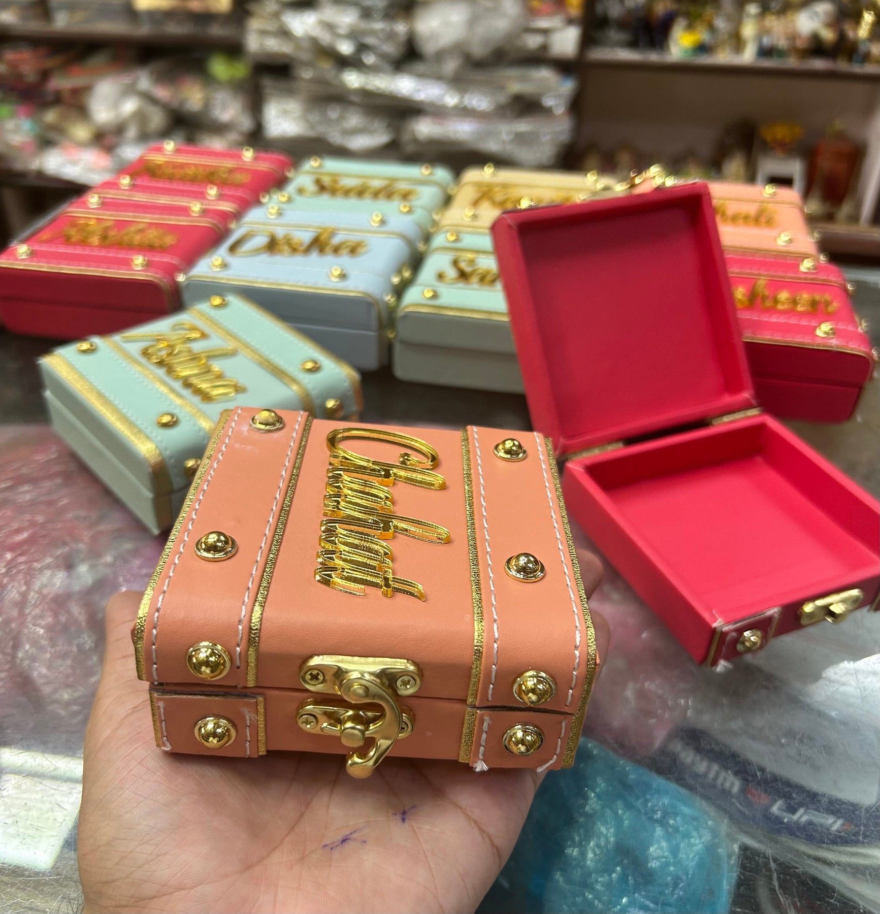 Box Mini Pacific Customized mini trunk boxes for gifting 🎁 / small leatherite lock boxe ...