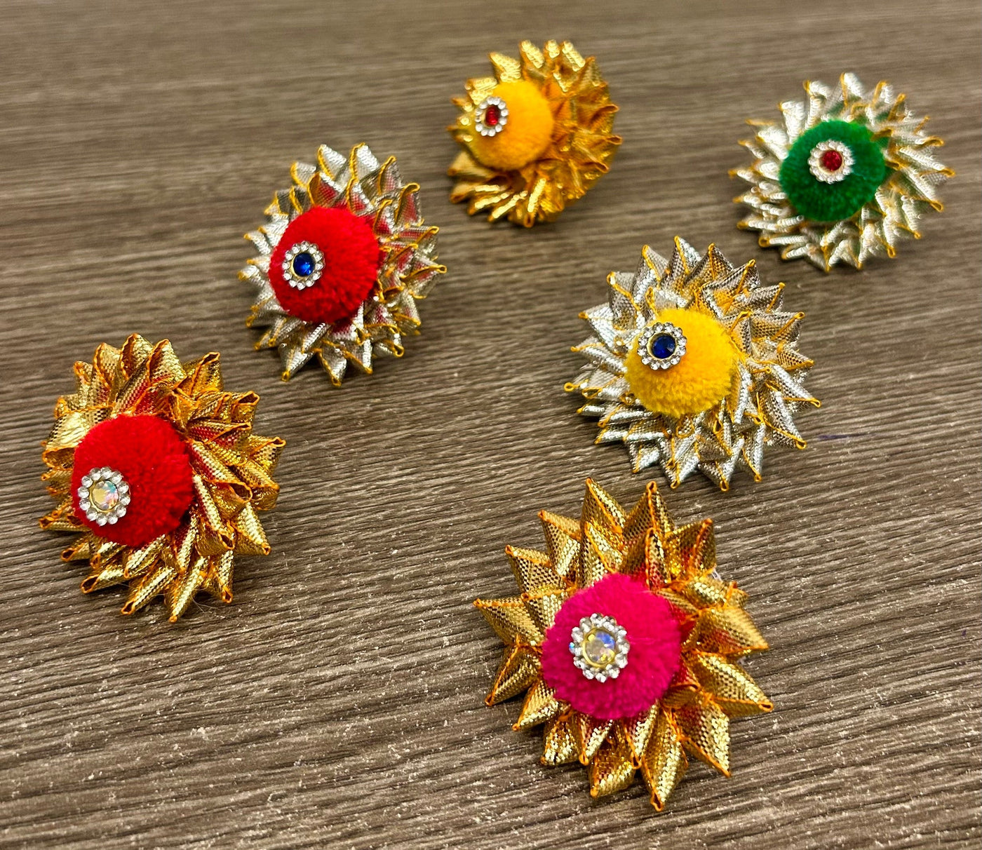 18 Rs each on buying 150+ pcs / WhatsApp at 8619550223 to order 🏷️ Floral 🌺 Giveaways Gota Pom pom rings for haldi mehendi sangeet favours 🎁 to bridesmaids