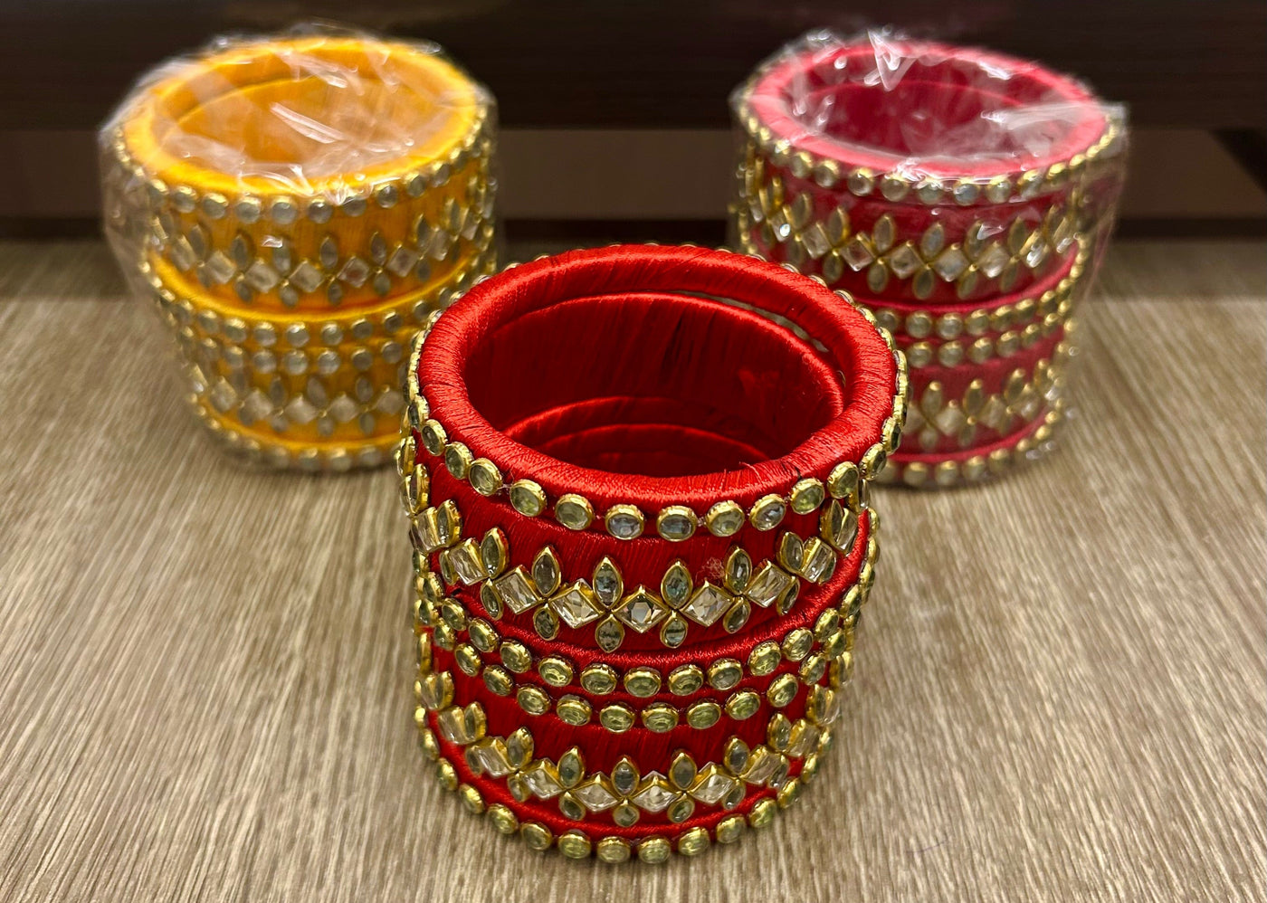 200 rs each set on buying 20+ sets / WhatsApp at 8619550223 to order kundan thread bangles Set of 6 Kundan Bangles for bridesmaids for haldi Mehendi Favours and giveaways 🎁