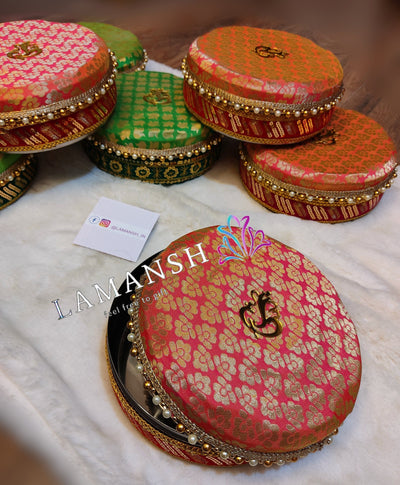 Wooden Wedding Return Gift Glass Tray Set at Rs 1200/piece in Rajkot | ID:  22213997897