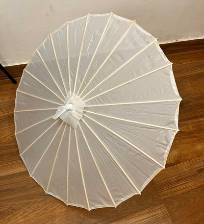 280 Rs each on buying 50+ pcs / WhatsApp at 8619550223 to order 🏷️ Umbrella ☂️ White color Japanese Umbrella's for wedding guests and bridesmaids / Chinese Wooden Frame Umbrella for Bridal entry or decoration in Weddings & Events