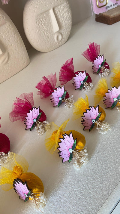 30 Rs each on buying 100+ pcs / WhatsApp at 8619550223 to order Decorative Fancy small nariyal packed in net / Designer lotus coconut for wedding favours 🎁 and pooja shagun