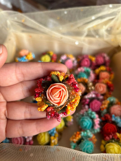 35 Rs each on buying 🏷in bulk | Call 📞 at 8619550223 Floral 🌺 Giveaways Multicolor / Set of 30 Rings 💍 LAMANSH® Artificial Flower 💍Ring's / Bridesmaid Giveaways ( Set of 30 ) set