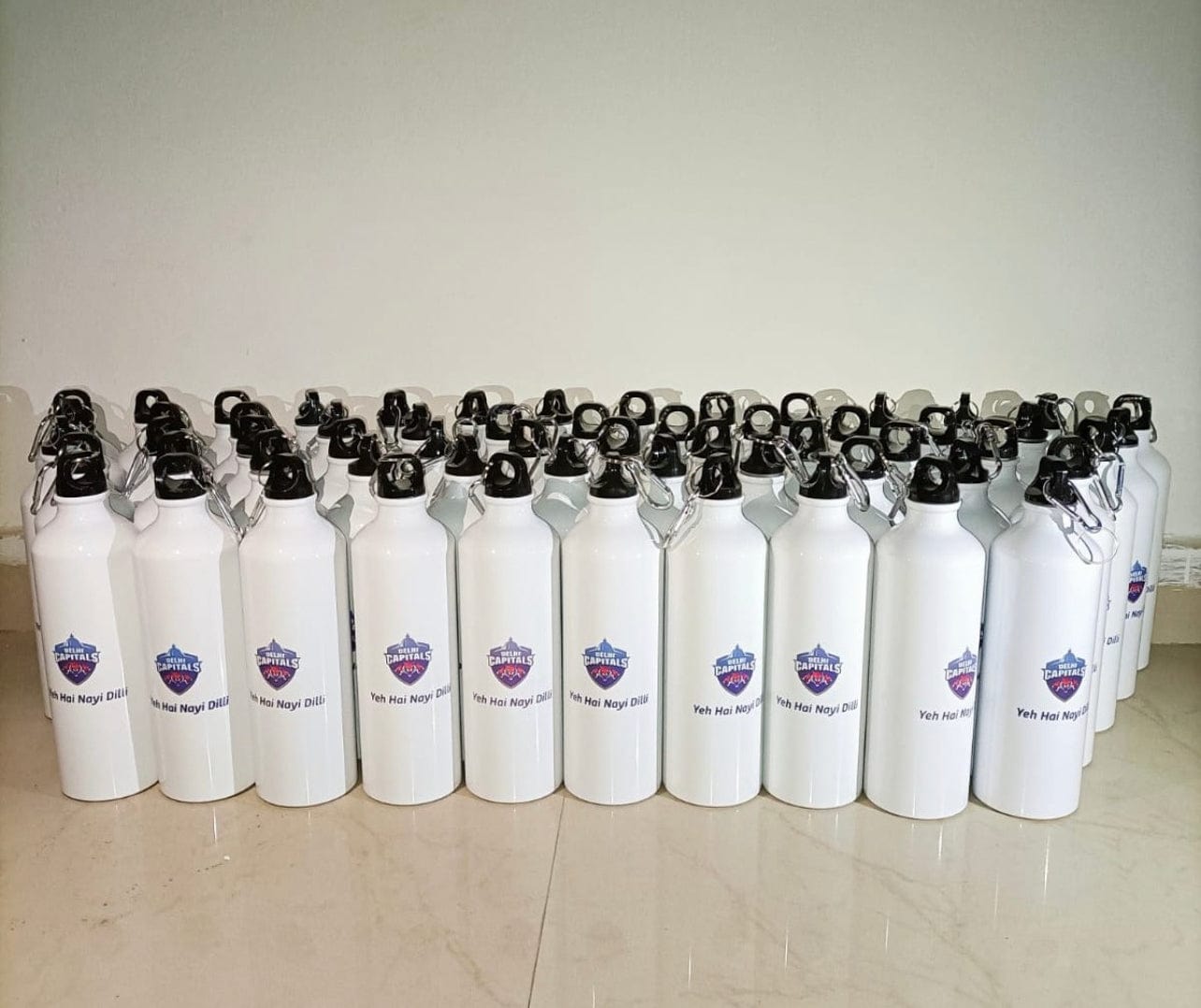 350 Rs each bottle on buying 15 pcs / WhatsApp at 8619550223 to order Personalized bottle Customized Logo Aluminum Water Sipper Bottles for return gifting 🎁 (700 ml capacity) / Promotional bottles for corporate gifts