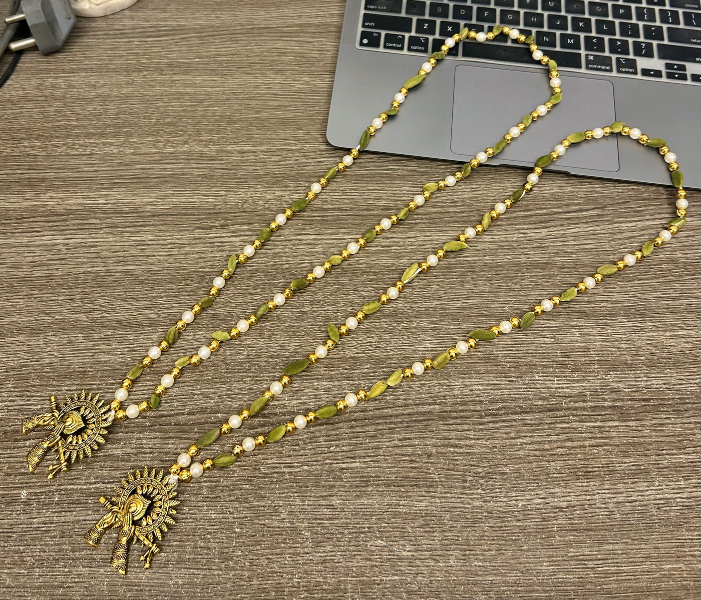 Real elaichi mala with bansuri pendant for wedding favours 🎁 and guests welcome