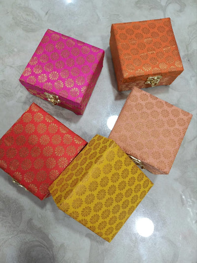 60 Rs each on buying 50+ pcs / WhatsApp at 8619550223 to order 🏷️ Cash box Floral Pattern Print Gaddi Cash Box, (4×4 inch) Shagun Box, Gift Box, Gaddi Box, Jewellery Box, Shagun Envelope Wedding Gift Mixed Colour