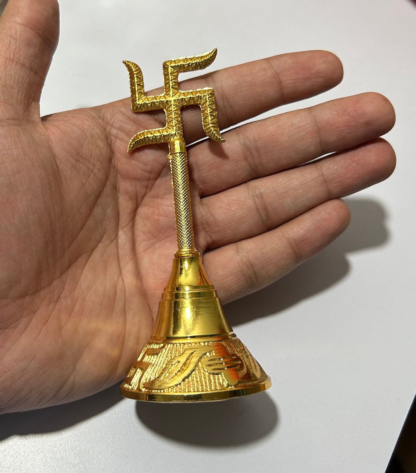 60 rs each on buying minimum 100 pcs / WhatsApp at 8619550223 to order 🏷️ bells for couple welcome LAMANSH Golden Swastik Bells 🔔Ghanti for Puja Mandir or mangal path ceremony giveaways | Bells for welcome in weddings / Return gifts 🎁 for puja ceremony