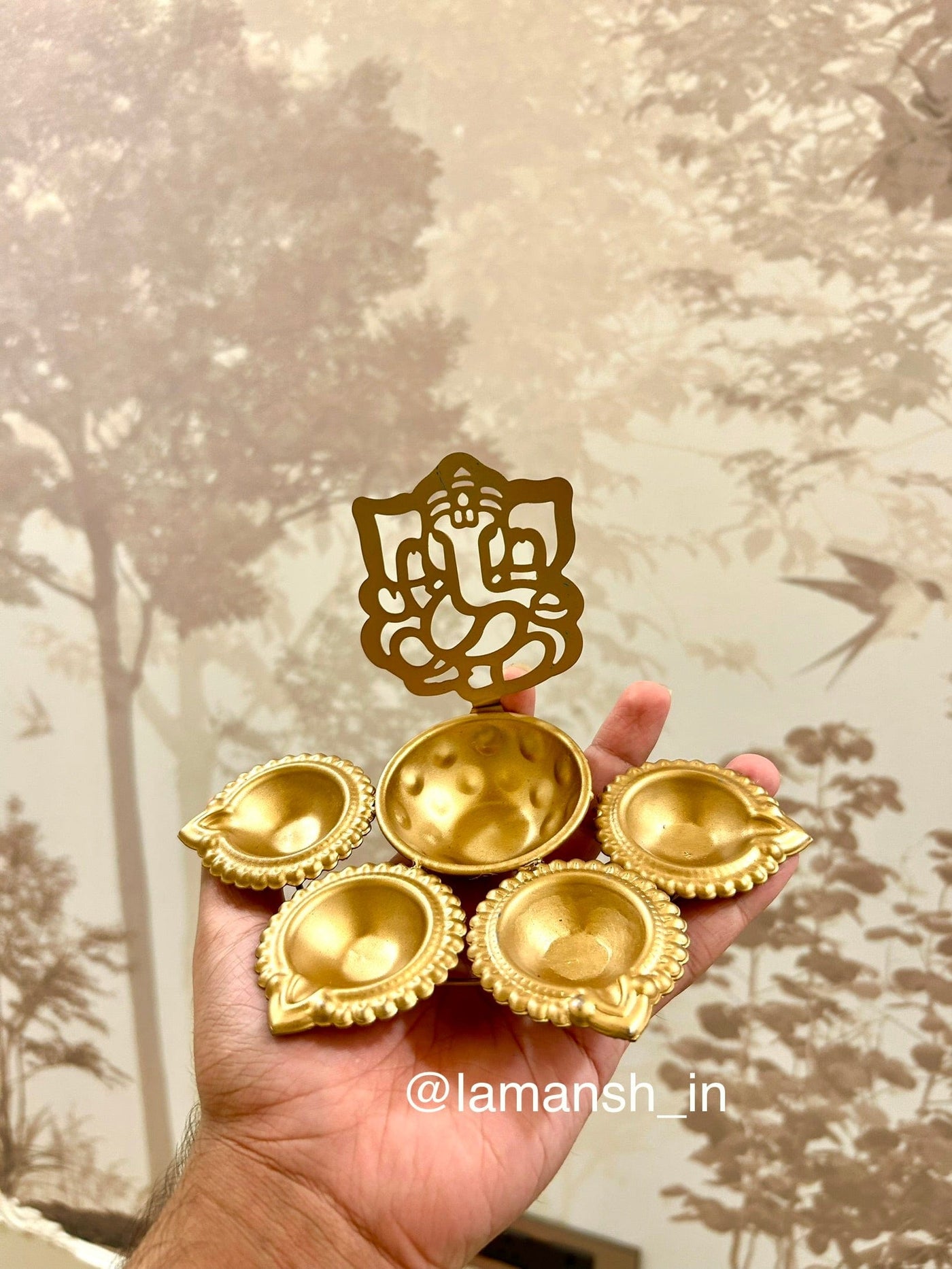 65 Rs each on buying 50+ pcs | WhatsApp at 8619550223 to order urli for gifting 1 Ganeshji Metal Designer Urli diya for festival decor and return gifting 🎁 / Wedding favours for guests and for making gift combo's (7 inch width)