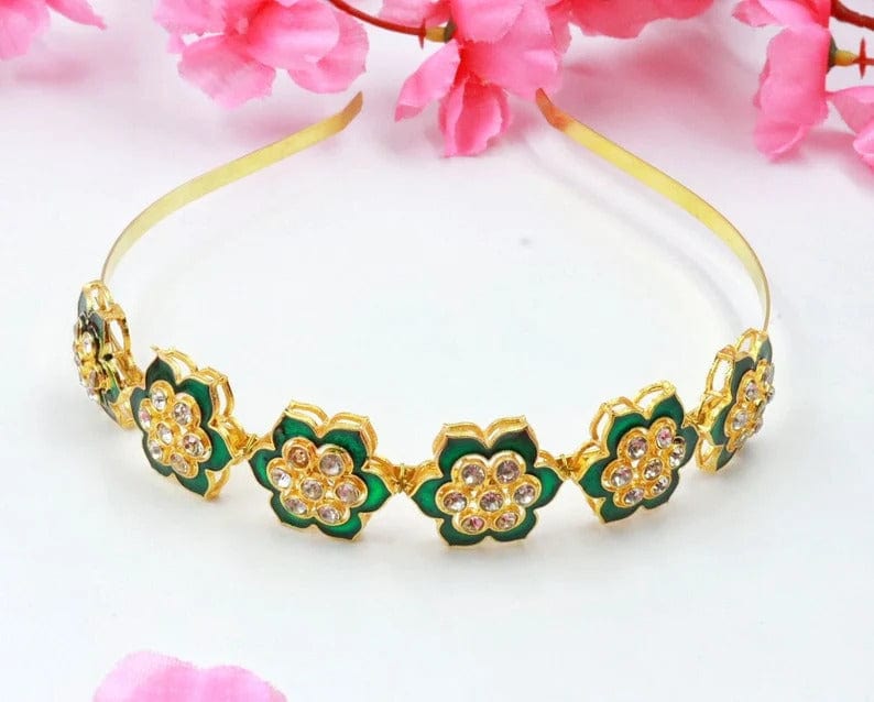 70 Rs each on buying 50+ pcs / WhatsApp at 8619550223 to order Kundan hairbands Kundan ✨ Hairbands for bridesmaids giveaways in haldi Mehendi weddings / Kundan sheeshpatti hair bands Mathapatti's