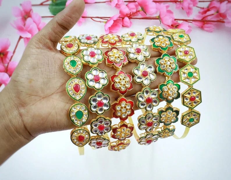 70 Rs each on buying 50+ pcs / WhatsApp at 8619550223 to order Kundan hairbands Kundan ✨ Hairbands for bridesmaids giveaways in haldi Mehendi weddings / Kundan sheeshpatti hair bands Mathapatti's