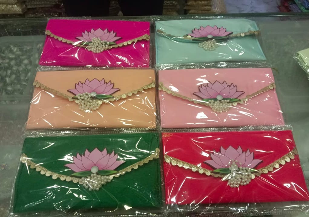 80 Rs each on buying 🏷️ 50+ pcs | Call 📞 at 8619550223 Clutch Lotus Satin clutches for wedding favours 🎁 for bridesmaids in haldi Mehendi ceremony (8*5 inch) / Designer shagun envelopes