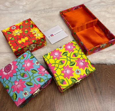 80 rs each on buying in bulk call at 8619550223 cash box lamansh 5 5 inch floral print cash gaddi box for wedding return gifts and favours gift boxes for making gift hampers for bride 32eceaa3 f12e 4943 baef