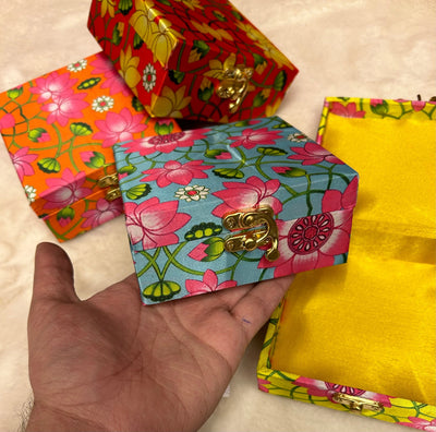 80 Rs each on buying 🏷in bulk | Call 📞 at 8619550223 Cash box LAMANSH 5*5 inch Floral print Cash Gaddi box for wedding return gifts 🎁 and favours | Gift boxes for making gift hampers for bridesmaids giveaways