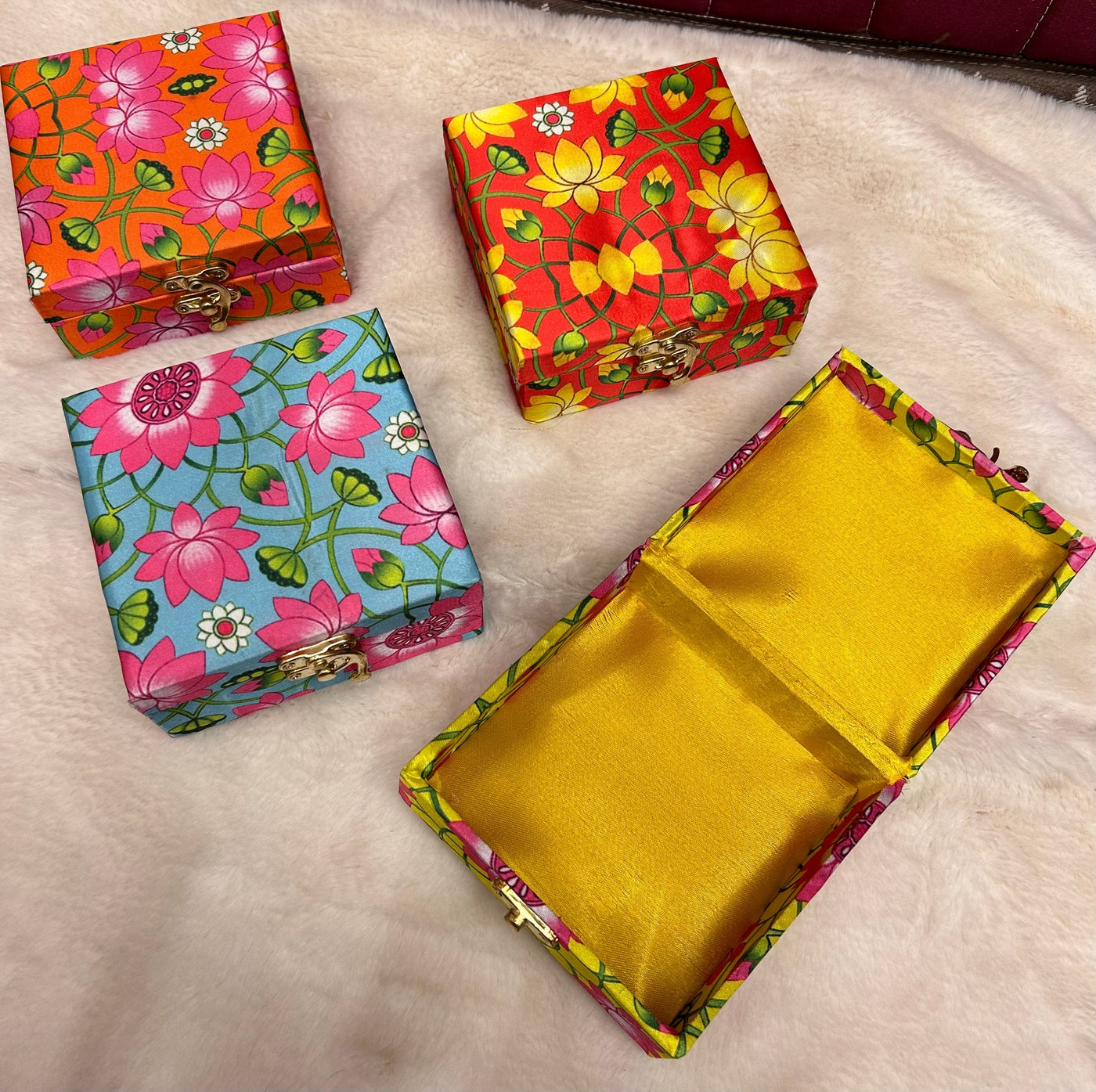 80 Rs each on buying 🏷in bulk | Call 📞 at 8619550223 Cash box LAMANSH 5*5 inch Floral print Cash Gaddi box for wedding return gifts 🎁 and favours | Gift boxes for making gift hampers for bridesmaids giveaways