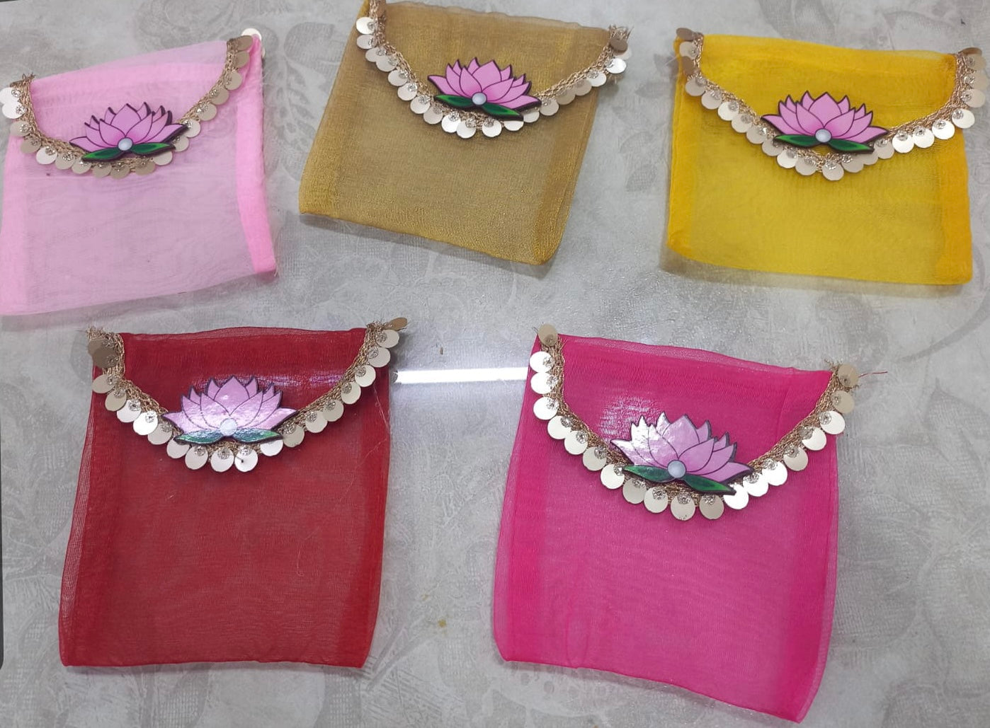 Organza Envelopes Pouch with lotus for giveaways and wedding favours 🎁 (4*4 inch)