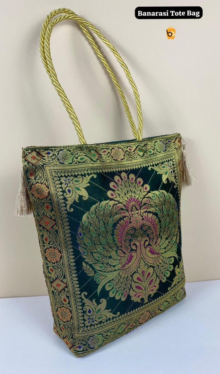 Banarasi silk fabric hand bags for wedding favours 🎁 return gifts for guests in pooja or festivals (Available in sizes)