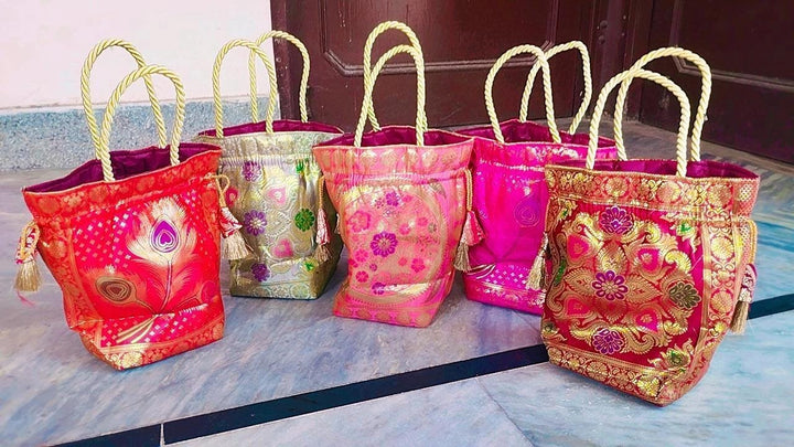 Banarasi silk fabric hand bags for wedding favours 🎁 return gifts for  guests in pooja or festivals (Available in sizes)