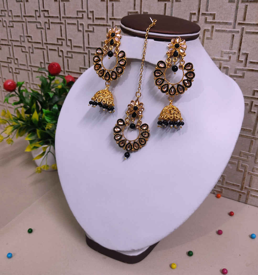 Black Antique Gold Tone Kundan ✨ Jhumki Earrings Maangtika Set