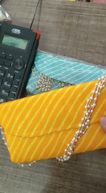LAMANSH® Lahariya Fabric Clutches | Wedding envelopes with handle for gifting 🎁 & giveaways (video attached)