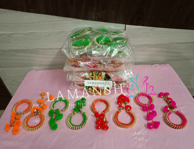 LAMANSH Floral 🌺 Giveaways Multicolor / Set of 50 Bracelets LAMANSH® Set of 50 Artificial Flower Bracelets Kade Bangles Hathphool for Bridesmaid Giveaways / Best wedding favors return gifts