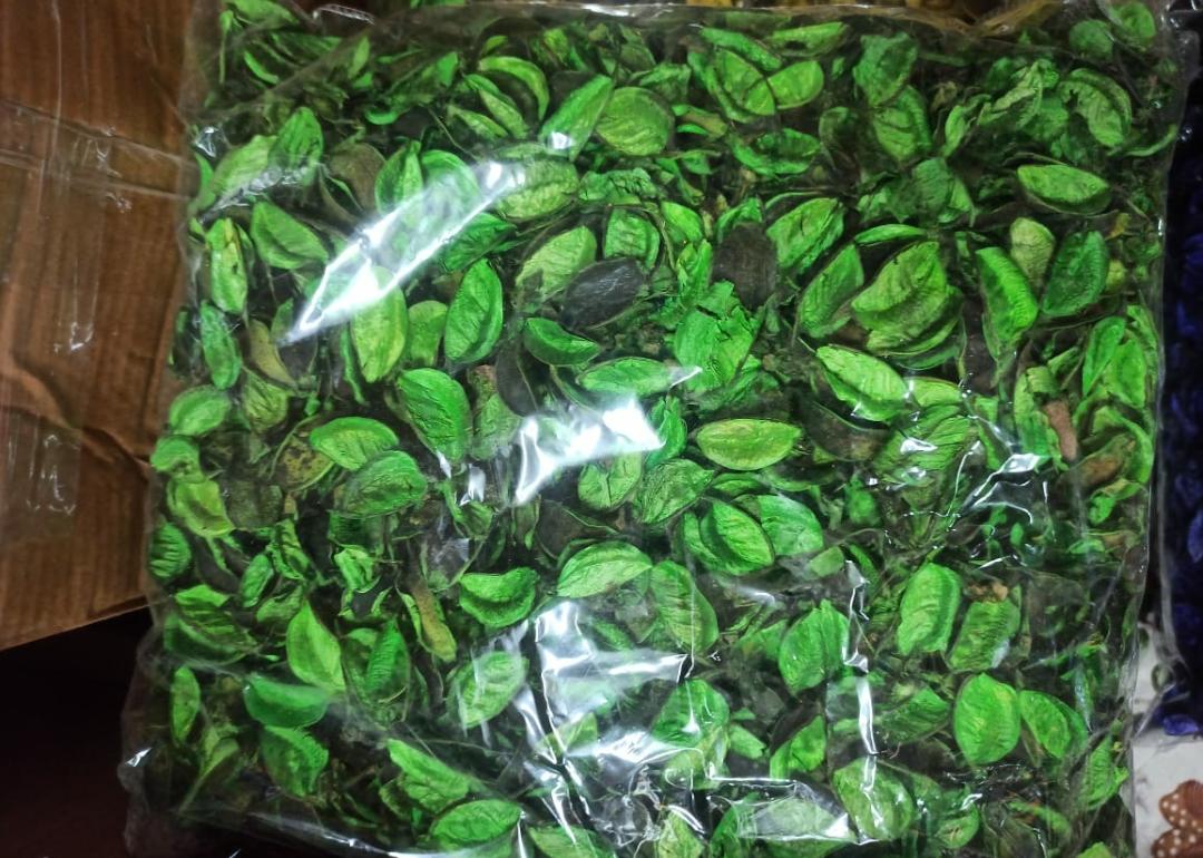 Lamansh 280 Rs each Packet🔥on Purchasing in bulk 📱at 8619550223 LAMANSH® Potpourri Dried Flower Petals Leaves for Art & Craft / Gift Hamper 🎁 / Center table ( Packet of 850g )