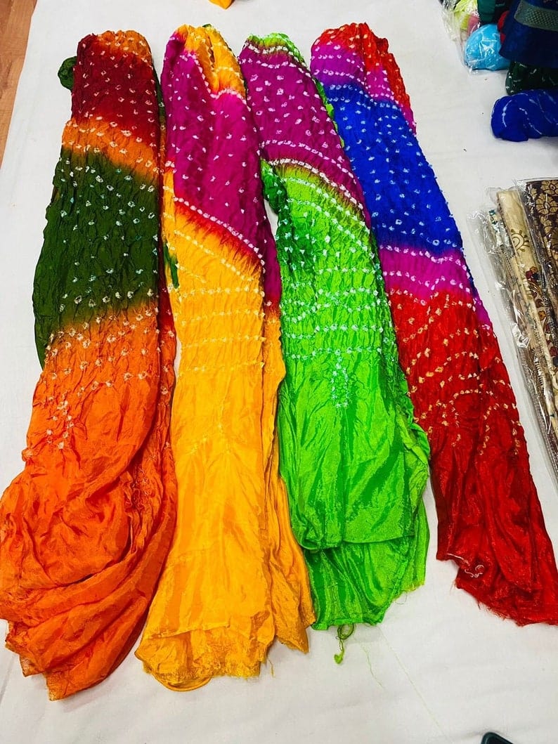LAMANSH ® Assorted colours / Cotton LAMANSH Assorted 25 PC Lot Of Indian Rajasthani Bandhej Dupatta Silk Bandhani Wedding Favor Bridesmaid Gifts Mehendi Sangeet Ceremony Gift For Guest