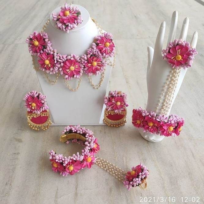 Lamansh baby shower 1 Necklace, 2 Earrings,1 Maangtika & 2 Bracelet attached with Ring set / Pink LAMANSH® Special Haldi 🌺 Jewellery Set