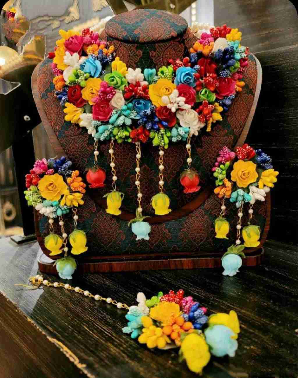 Lamansh baby shower 1 Necklace, 2 Earrings,1 Maangtika & 2 Bracelet attached with Ring set / Rainbow🌈 LAMANSH® Special Haldi 🌺 Jewellery Set