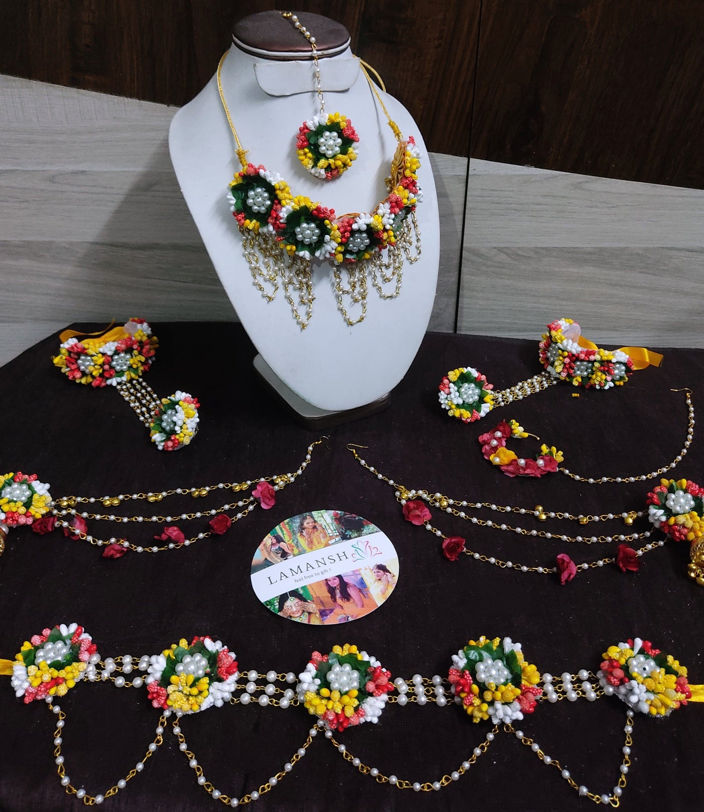 Red An White Real flower jewellery, Size: 23 at Rs 3400/box in Pune | ID:  21009573288