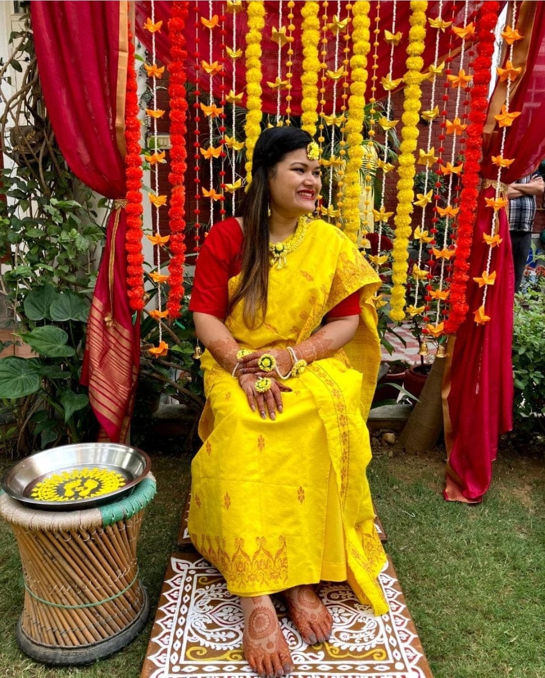 LAMANSH backdrop LAMANSH® Haldi Backdrop Decorative Hangings for Indian Wedding & Haldi Decoration ( Set of 20 Yellow & Red Garland hangings + Set of 20 Pom Pom Hangings with bells 🎉)